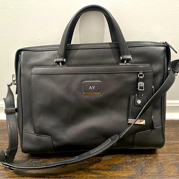 TUMI Astor Regis Italian Leather Briefcase- good condition